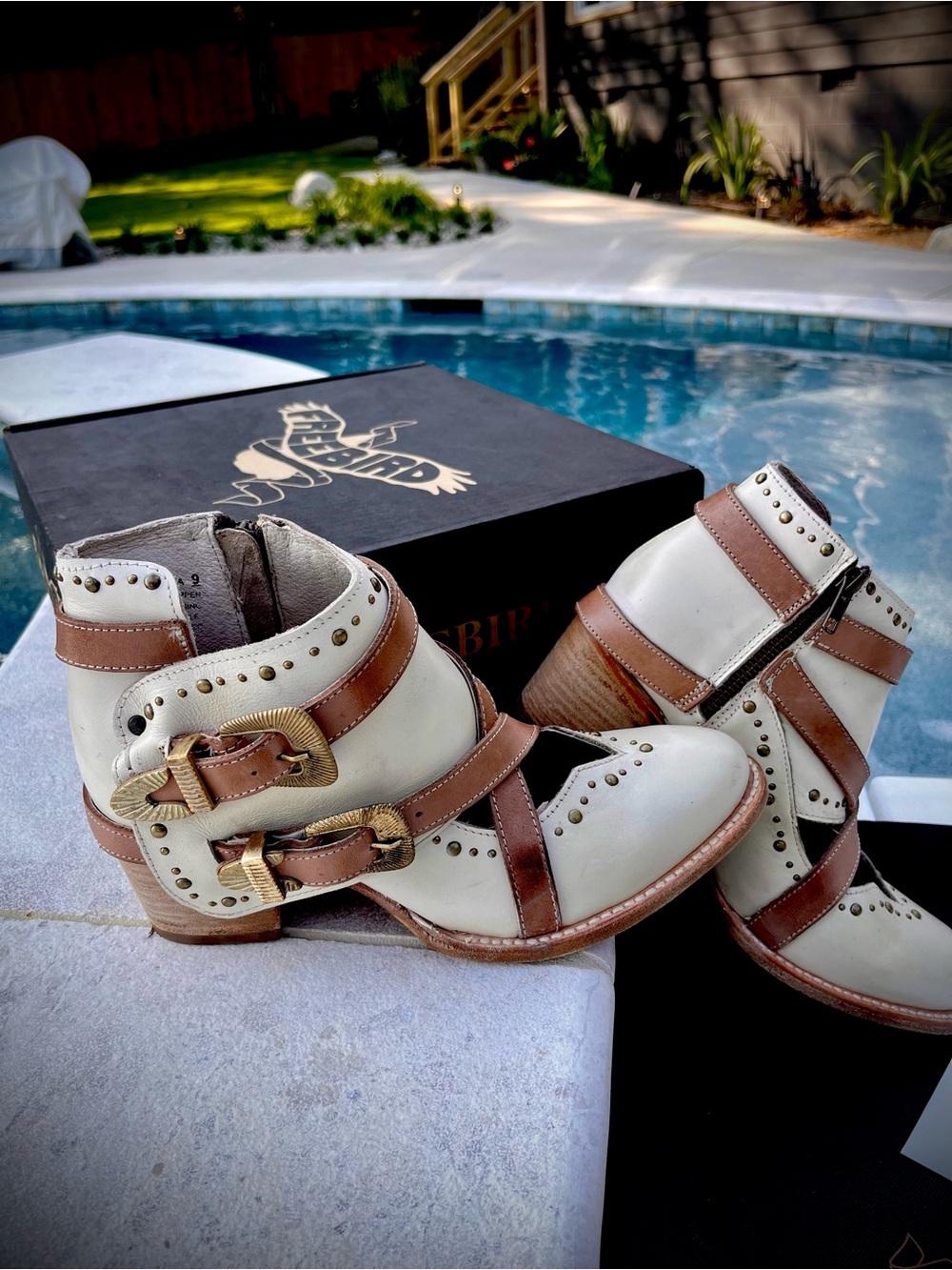NWT Freebird Cream & Tan Leather Buckle Ankle Booties with Gold-Tone Hardware - Picture 4 of 7